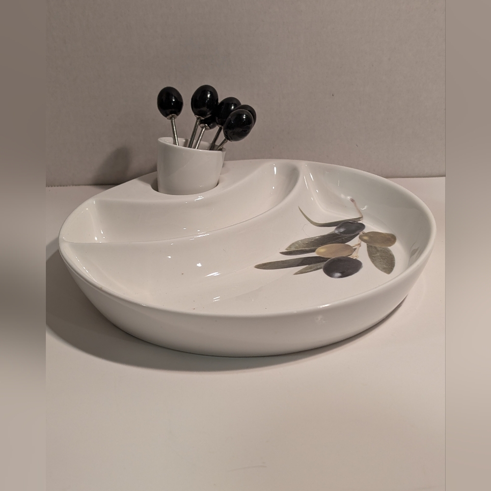Gallery Olives Divided Serving Platter/Tray/Dish Server/ 6 Olive Cocktail Picks